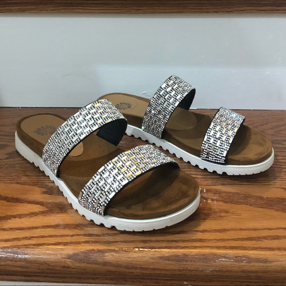 Brand new yellow box rhinestones sandal